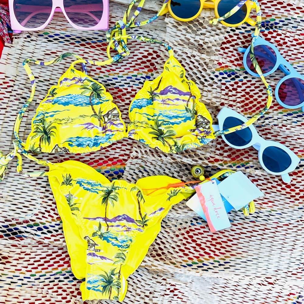 I am selling Brazilian bikinis from a famous brand in Brazil. Brand: Morena Rosa